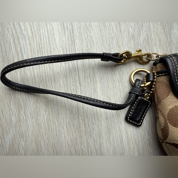 Coach Legacy Signature Brown Canvas Black Leather Trim Flap Wristlet wallett - Picture 6 of 6